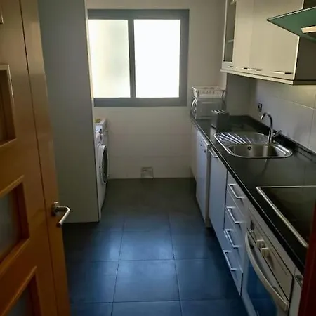 Costa Breeze Retreat - Near Airport, Beach, Train Apartmán