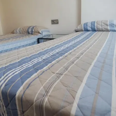 דירה Costa Breeze Retreat - Near Airport, Beach, Train