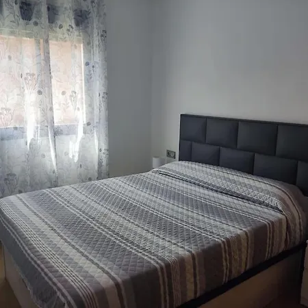 Apartman Costa Breeze Retreat - Near Airport, Beach, Train